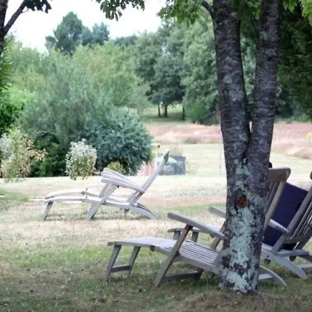House Le Tillou 1 Semesterbostad *